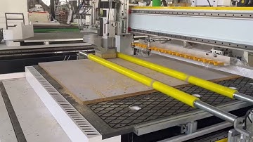 CNC wood router machine with automatic tool changing function.#cncwoodrouter #atccncrouter