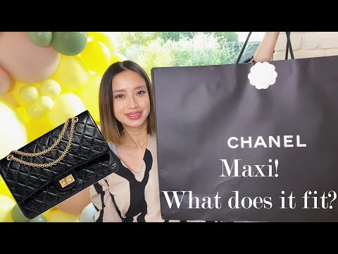 CHANEL 2.55 REISSUE MAXI BAG | What does it fit?