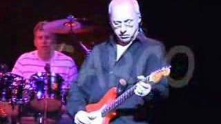 Sultans of Swing - AMAZING AUDIO! - Mark Knopfler -Live 2005 chords