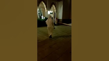 لحظة وصولنا   إلى جامع ابن يماني بجدة لإدراك الصلاة خلف فضيلة القارئ ناصر القطامي حفظه الله ورعاه