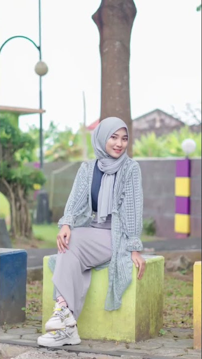 Tips Ide Pose Foto Duduk Cewek Hijab #rizkakhadafi