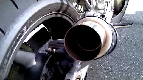 My 2006 Honda 600 F4i Idle run, A little rev New D...