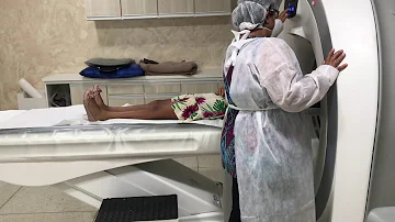 Como é feito o exame de tomografia do ouvido?