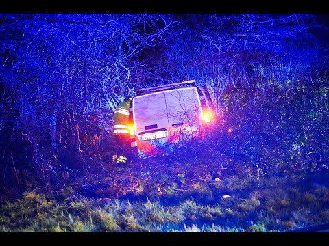 Politie bus met arrestant van de weg A28 Beilen