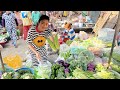 Pregnant mom is in vegetable market, Buy bitter gourd for cooking - Countryside life TV