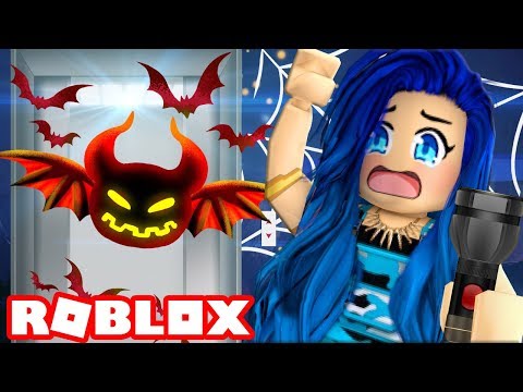 We Only Have 1 Minute To Hide From It In Roblox Youtube - youtube itsfunneh roblox hero