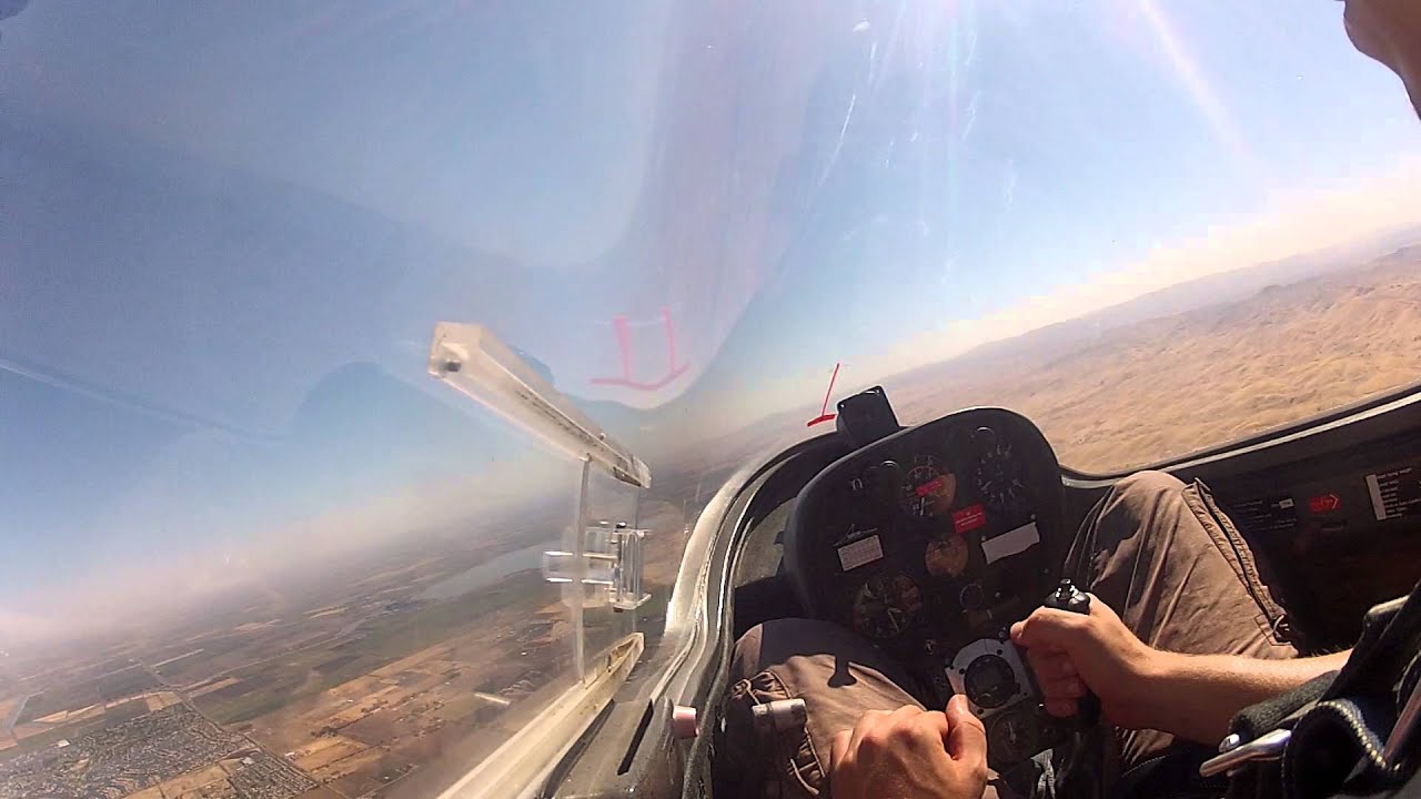 Glider flight at Byron Airport - Grob 103