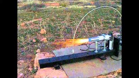 Dexter Labs mini-hybrid burning a phenolic grain