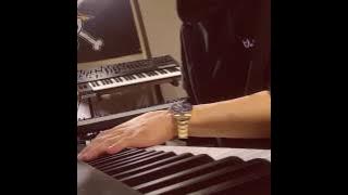 Chanyeol playing piano (River Flows In You)♡