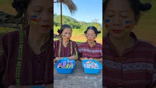 Hai Chị Em Trêu Chọc Nhau Siêu Dễ Thương