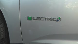 Ford Focus Electric (how to glue the nameplates)