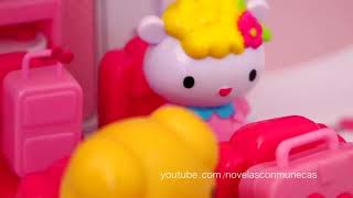 Avión ambulancia y hospital Hello Kitty! Jugando muñecas y juguetes con Andre pa