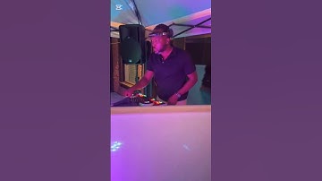 When the  DJ get DistracteD by that One Person in the audience #djdenzilltv #dj #youtube #video