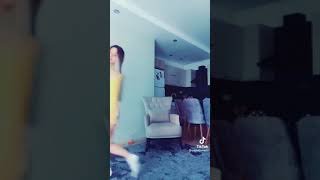 +18 Liseli Sarışın Türk Kız Twerk Yaparken Kendinden Geçiyor