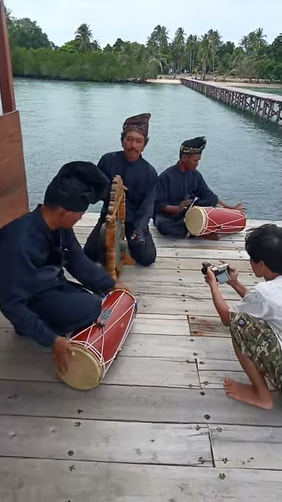 Gendang pengiring pencak silat Melayu lingga - Kepri