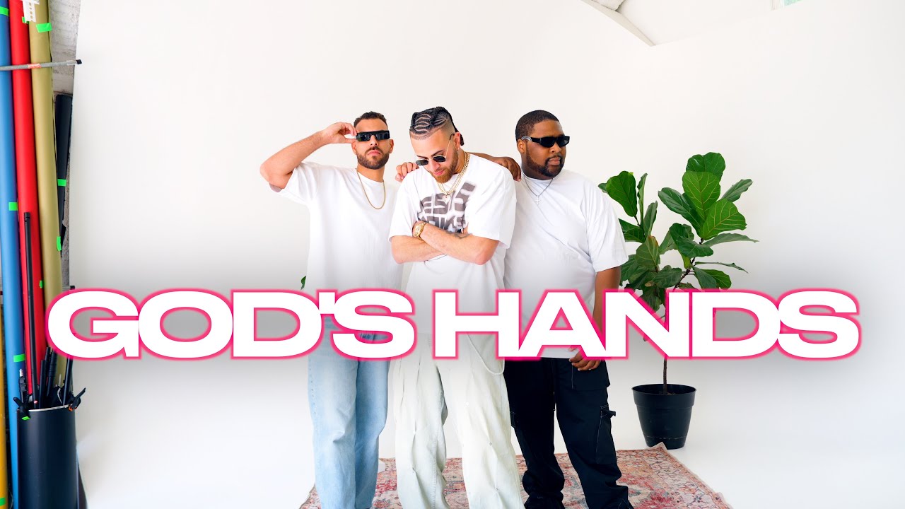 Guarda Yung Kriss - God's Hands feat. Don Ready, & Brenno (Official Visualizer) su YouTube Guarda Yung Kriss - God's Hands feat. Don Ready, & Brenno (Official Visualizer) su YouTube