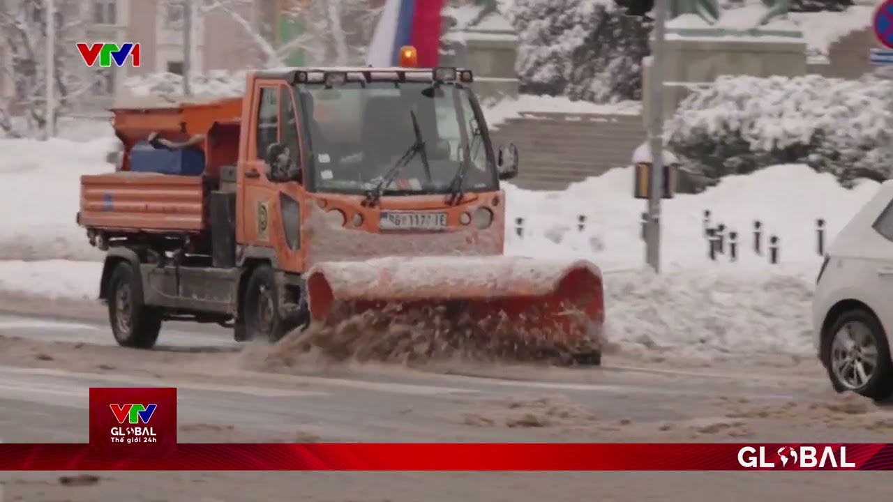 Người Mỹ phẫn nộ sau vụ đặc vụ di trú bắn tử vong nữ lái xe | Thế giới 24h