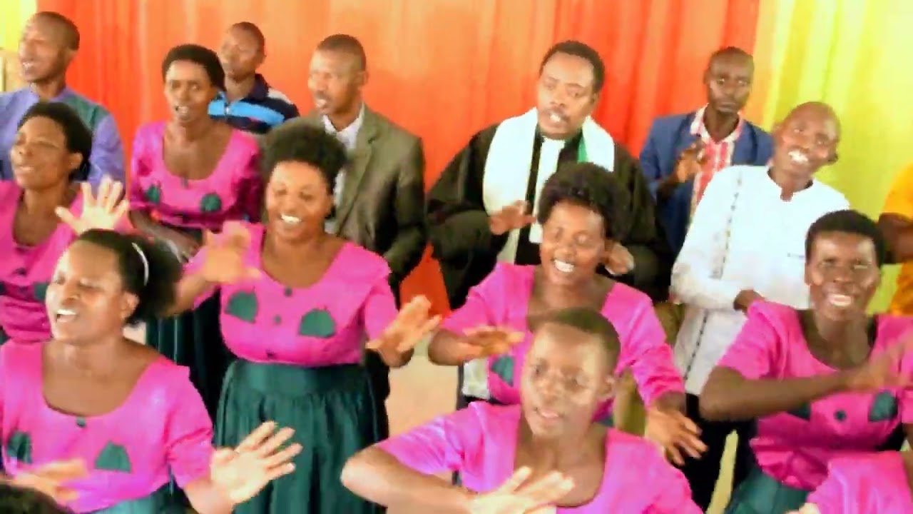 NIMUSHIME UWITEKA BY BOWAZE CHOIR EPR MUSENYI(Official)Abantu buzuye umwuka  mugitaramo cya bowaze