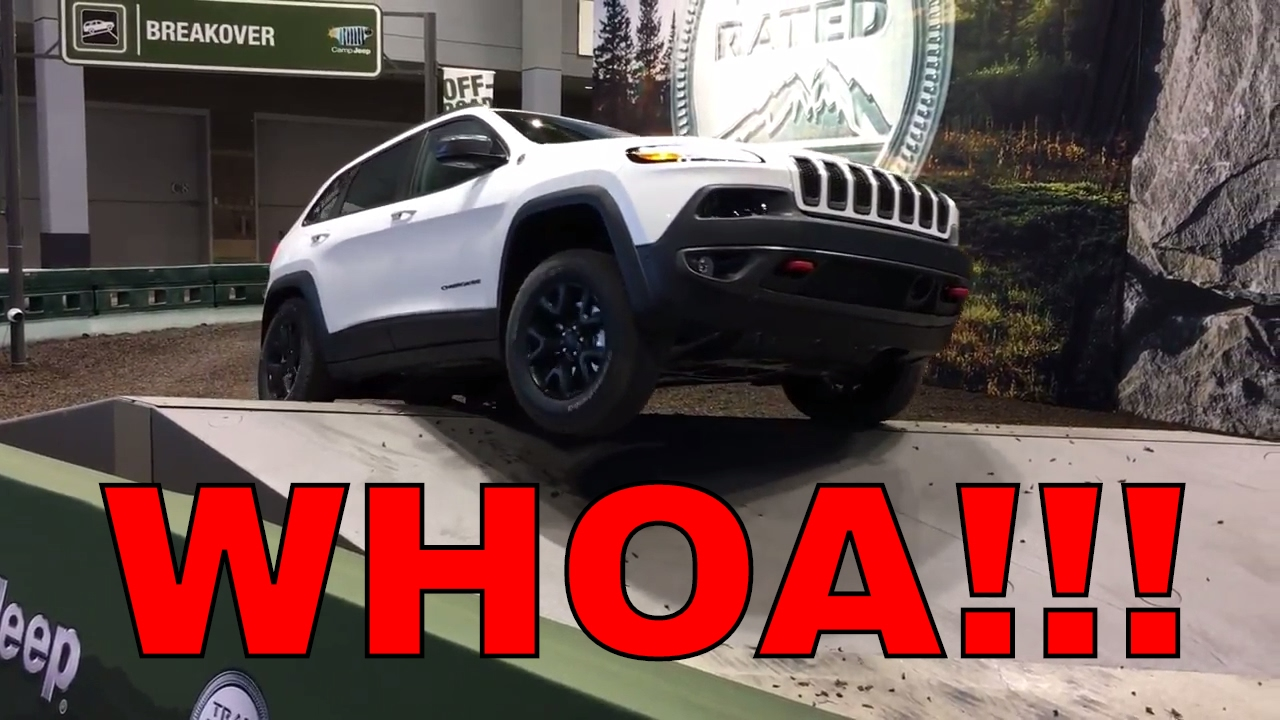 Cherokee Trailhawk vs. Wrangler Rubicon Off-Road Course!!! - YouTube