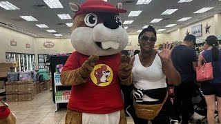 BUC-EE’S THE WORLDS LARGEST GAS STATION    Everything Is Big In Texas || This Blew My Mind 🤯 by VANESSA’S VANLIFE JOURNEY 1,920 views 12 days ago 29 minutes