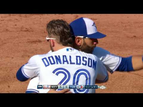 Jose Bautista's final 2017 ovation in Toronto (fans say goodbye to a legend)