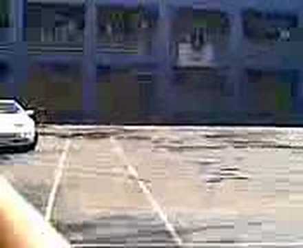 nisan derrapando en liceo benjamin franklin