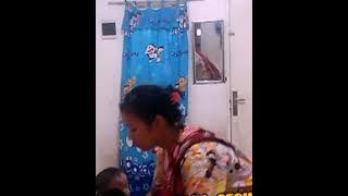 Cara menggendong tandem anak kembar yg simple dengan kain jarik