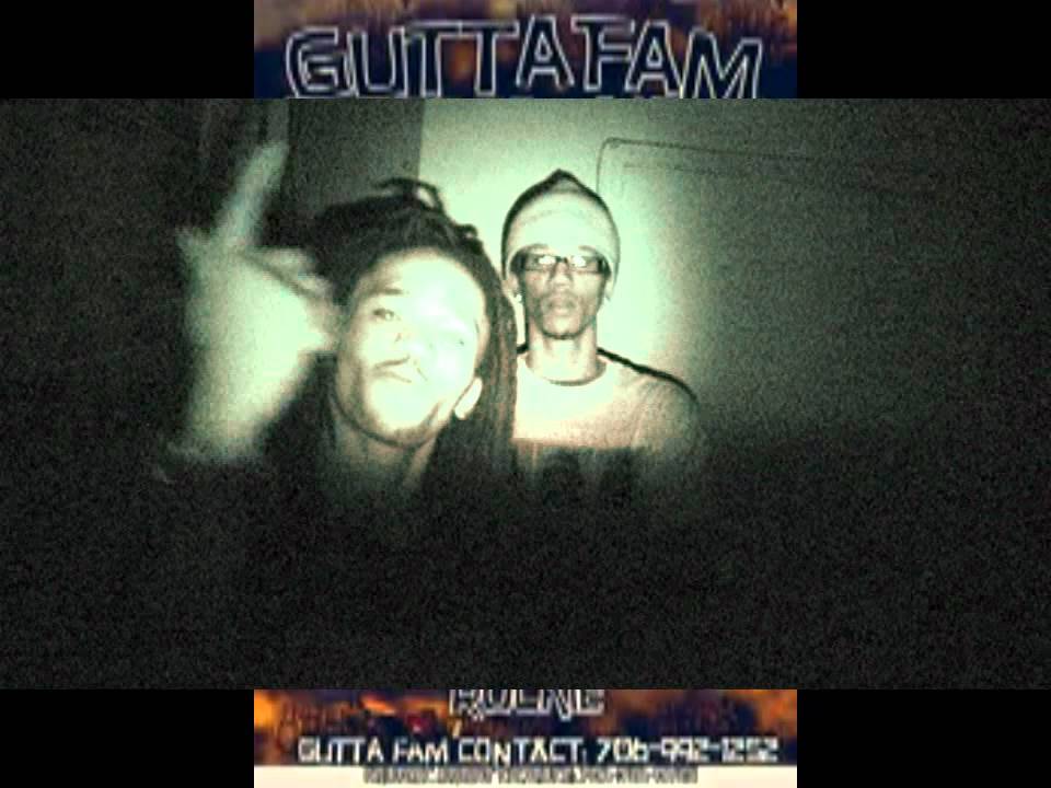 在 YouTube 上觀看「IZMOBLACK- DISS S.M.G aka MONTREL GREEN」 在 YouTube 上觀看「IZMOBLACK- DISS S.M.G aka MONTREL GREEN」