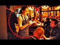 Milyoner Adam Pahalı Restoranda Fakir Aileyle Alay Etti, Garson Kadın İnanılmaz Bir Tepki Gösterdi