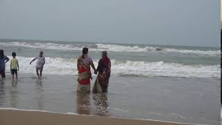 Royalty Free Video Footage Puri Ke Beach Par Family