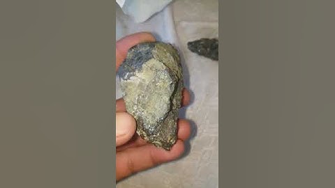 precious metals ore, iridium, rhodium, palladium, platinum,hold,silver