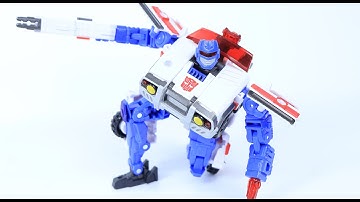 Transformers Age of the Primes! Voyager class RED ALERT in 1 minute