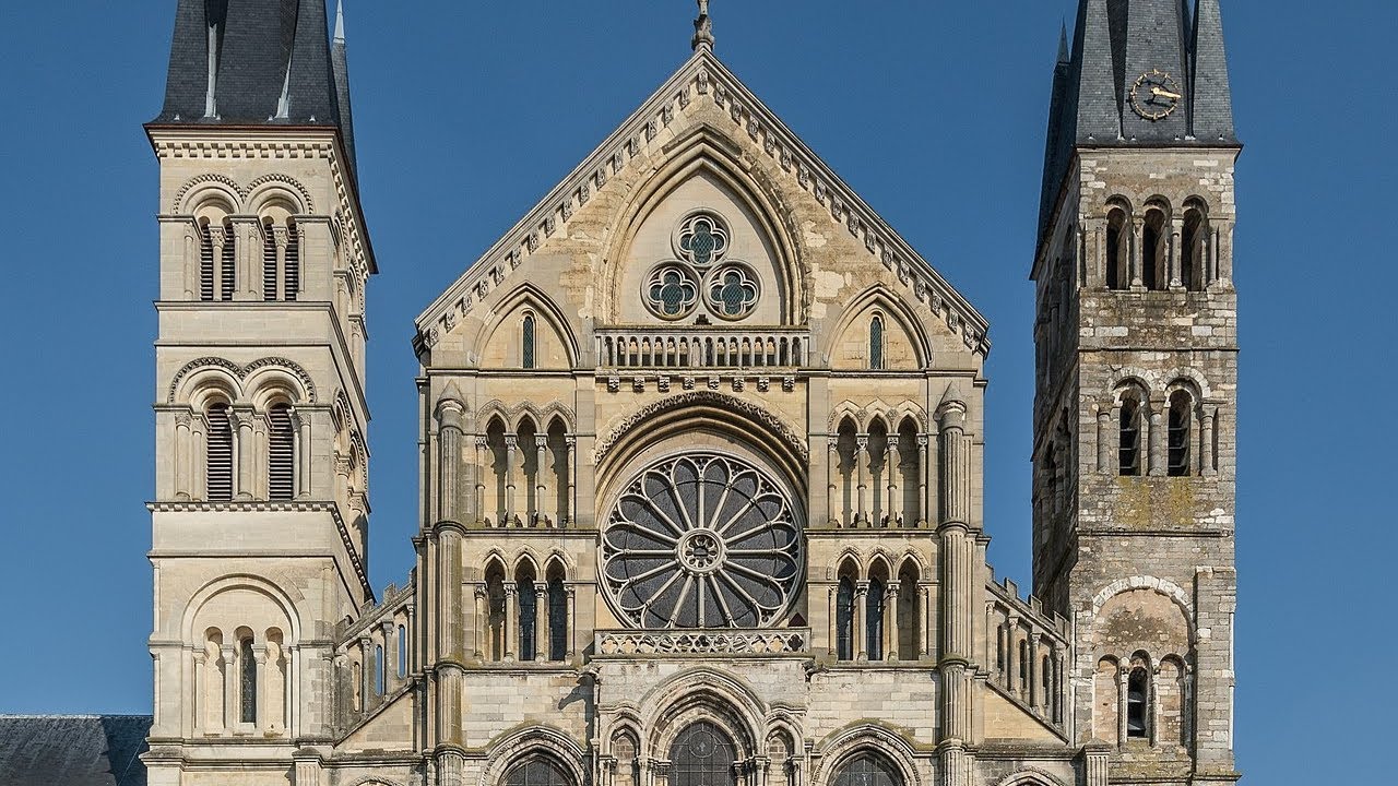 spectacle de lumière, Basilique Saint-Remi.