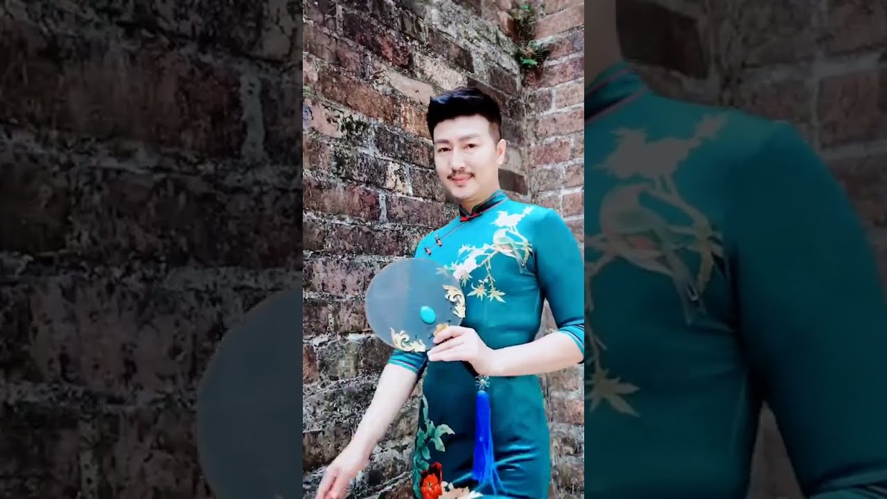 一颦一笑一回眸,一生一世一瞬休。#旗袍 #优雅仪态