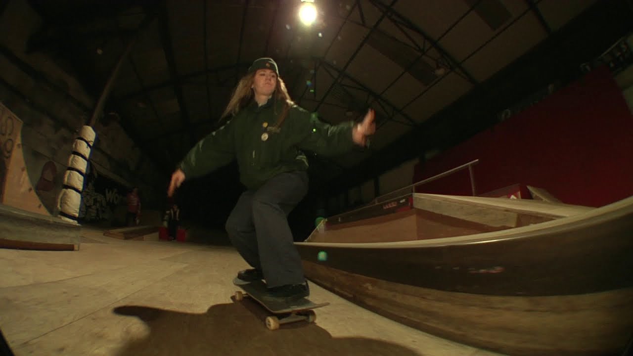 How to board slide with Myles Rushforth and Freya Brooks