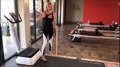 Core Workout on Hypervibe Vibration Plate with Mic...