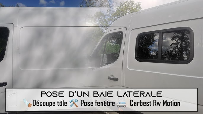 On pose des baies projetables à l'arrière de notre fourgon 