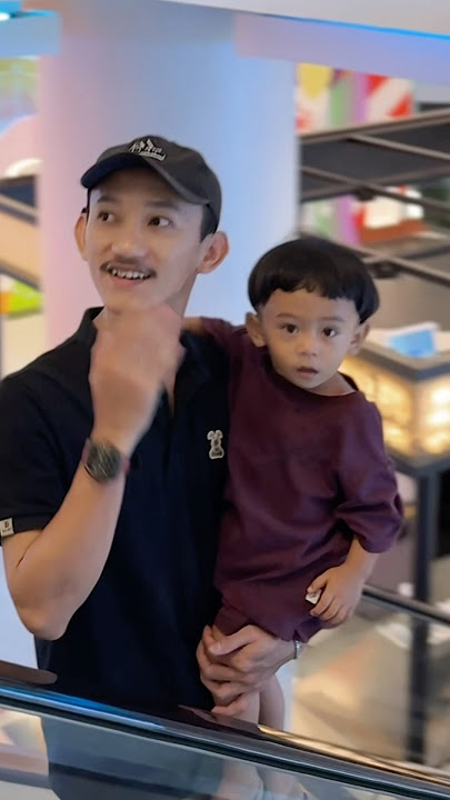 Di cium cewek gak di kenal di mall #shorts #shortvideo