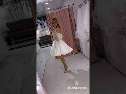 Короткое свадебное платье со съемными бретелями-качелями #свадебныеплатья #свадебныеплатьяворонеж
