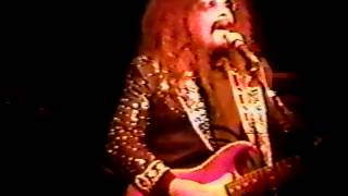 This was a performance organized by annie haslam as benefit concert in
nyc 1995. roy wood the backed up cheap trick. i there! it an amazi...