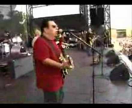 Putar Chuco's Cumbia - Los Lobos