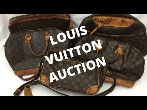 Sold at Auction: LOUIS VUITTON - VINTAGE MESSENGER