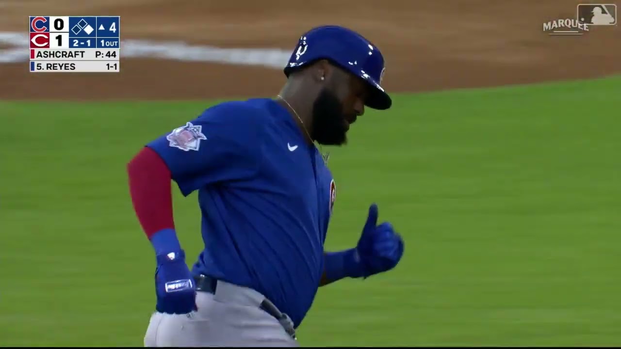 Franmil Reyes' First Home Run as a Cub 