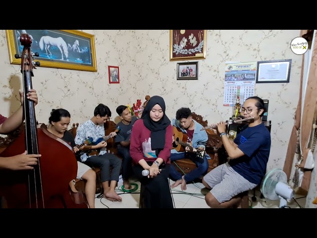 Kr. RINDU MALAM  - Tania Dewi (Seri Keroncong Asli Side of X) class=