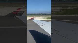 FULL POWER! Hawaiian 717-200 Rockets Out Of Honolulu With Rolls-Royce BR715 Singing! #Shorts