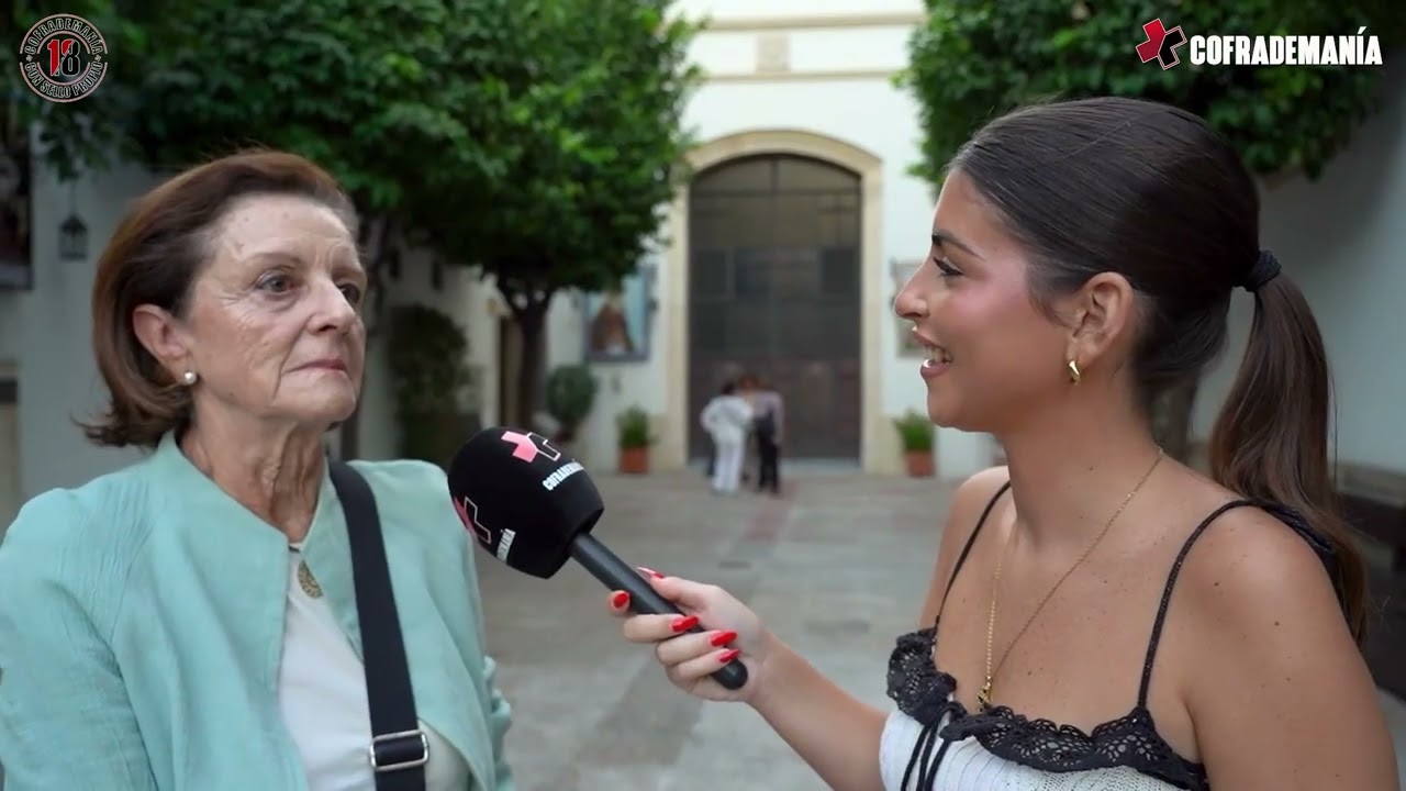 Conchita pregunta por el azulejo del Nazareno. @cofrademania-jerez 