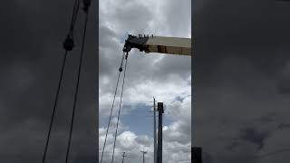 NATIONAL 11105 BOOM CRANE 28TONS W FT 44FT JIB MOUNTED ON A 2007 STEERING TRUCK 02