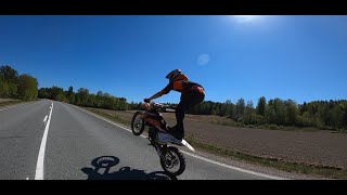 TWO KTM SX 125 WHEELIES