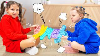 Dasha and Alice Get Magically Stuck Together by a Hoodie 🤝 Kids Friendship