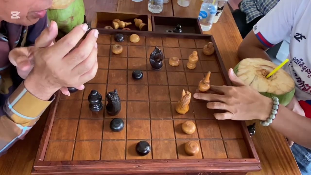 គ្រប់ល្អតែពីតំបូង រវាង បង សេងថៃ ឥន្ទ្រីយ៍ពិឃាត  (ស) ប៉ះជាមួយ ពូរដ្ឋា ទិញអាគុយខូចៗ  (ខ្មៅ)   !